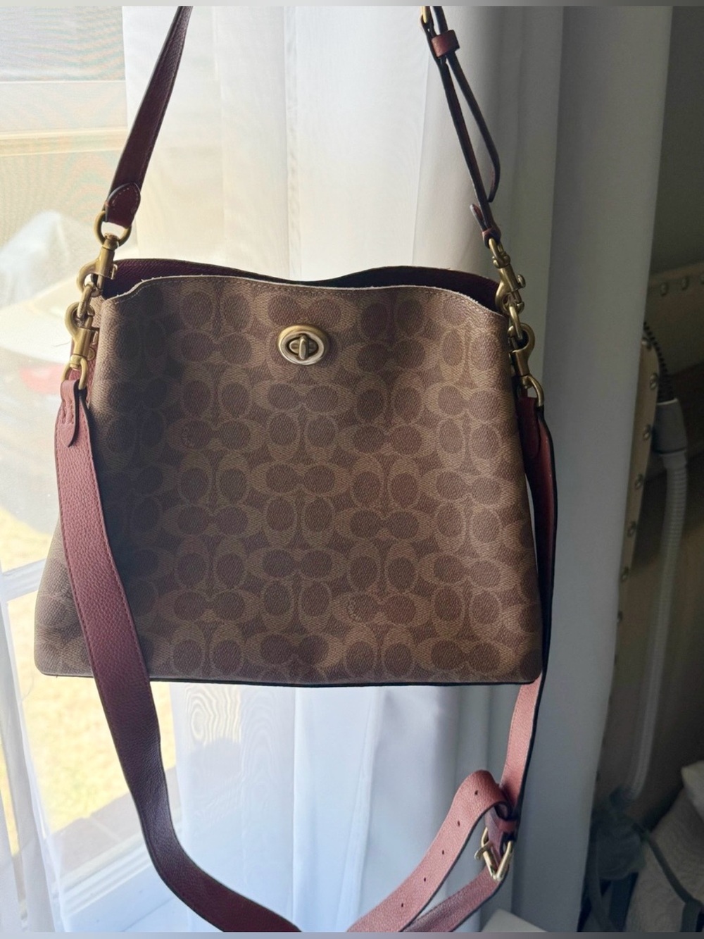 Coach Signature Canvas
Shoulder Bag and Zip Wallet in Brown/Saddle - Picture 6 of 10